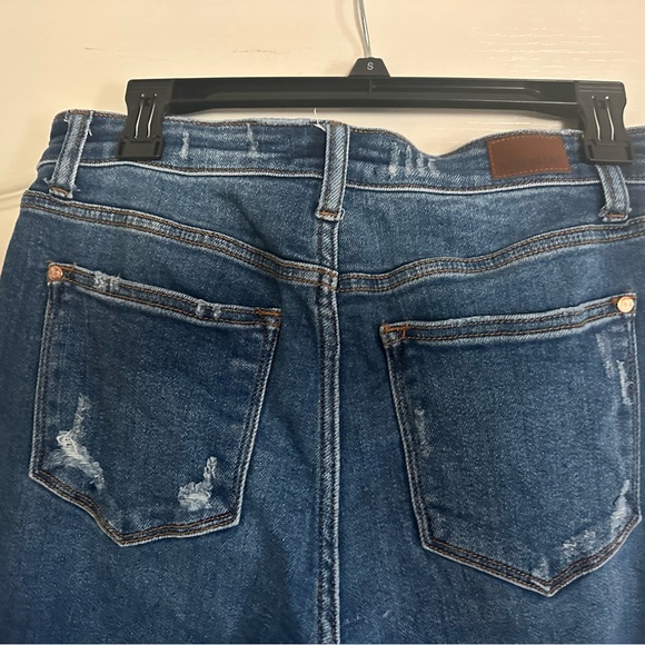 Judy Blue Ankle Cropped Blue Jeans in vintage “Lawman” jean style - Picture 3 of 10